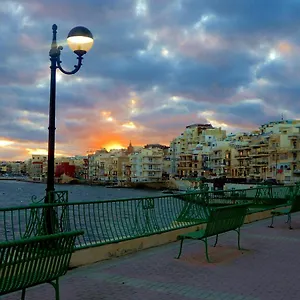  Apartment Aurora